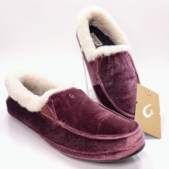 OluKai Shoes - OluKai Womens Ku‘una Lanui Red Ginger Velvet Moccasin Shearling Slippers Size 7
